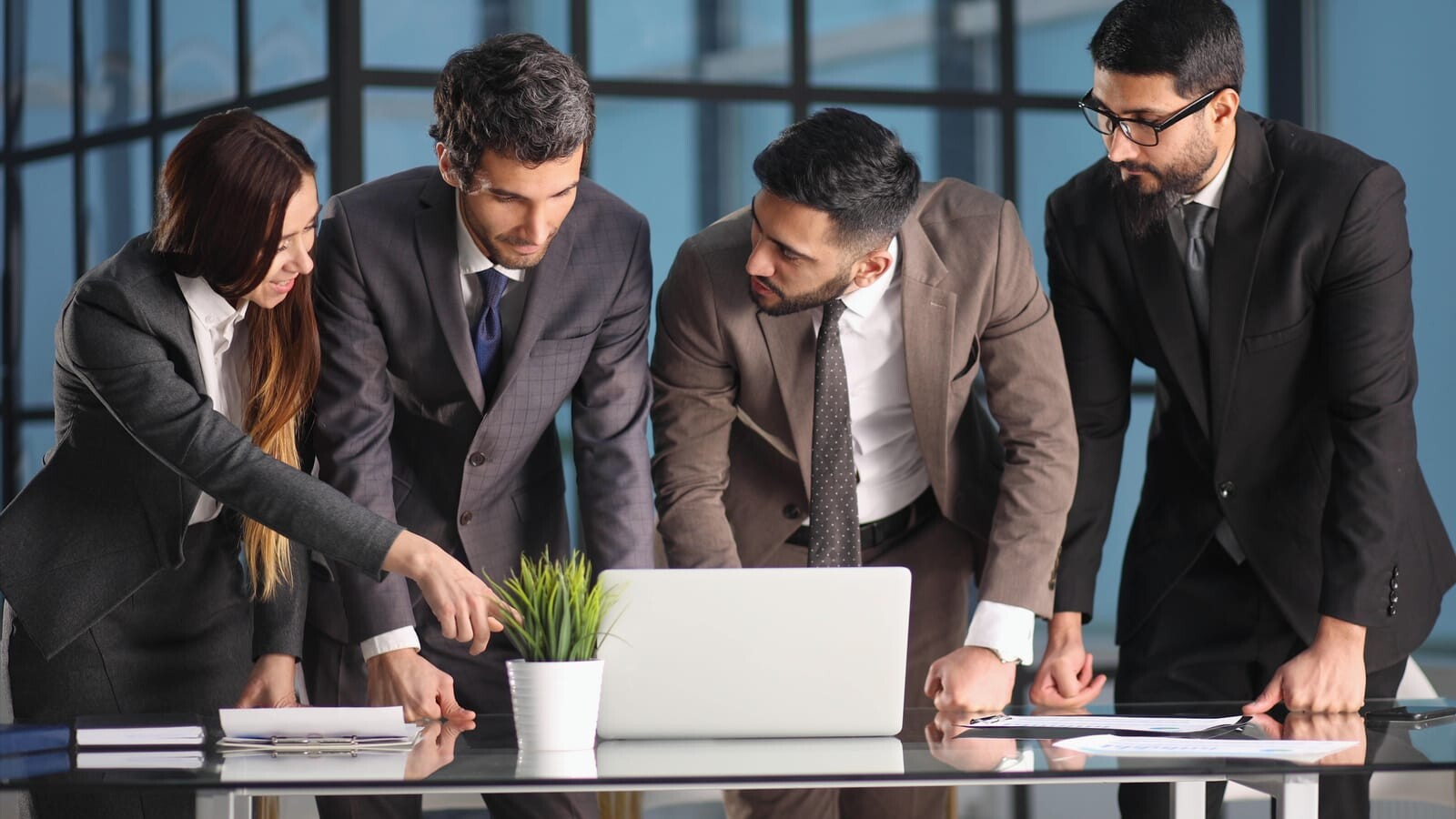 51637982-international-business-people-in-a-meeting-in-the-office 51637982-international-business-people-in-a-meeting-in-the-office